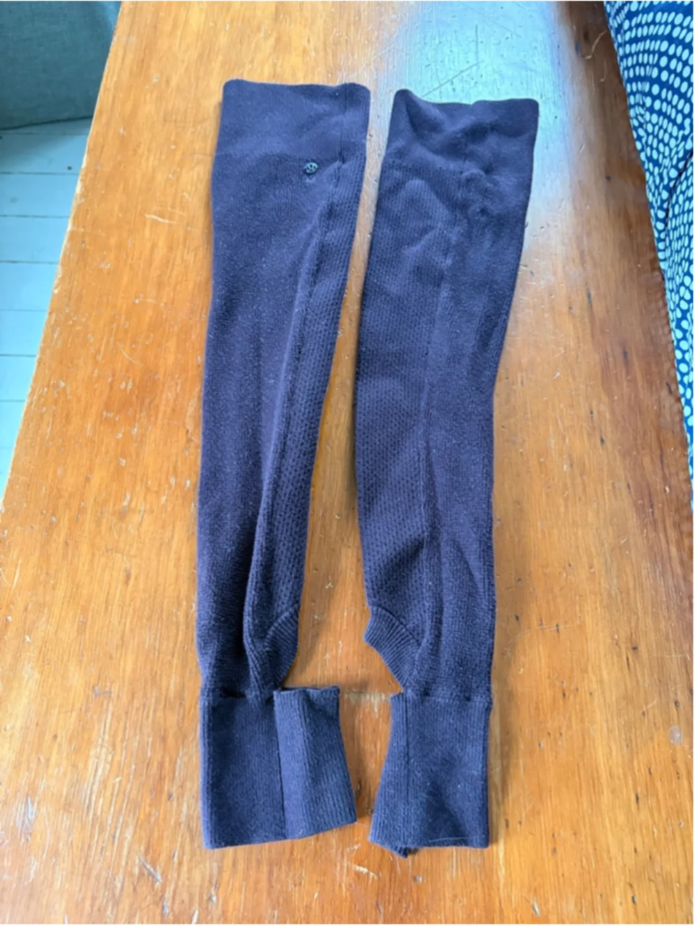 Lululemon maroon legwarmers One Size